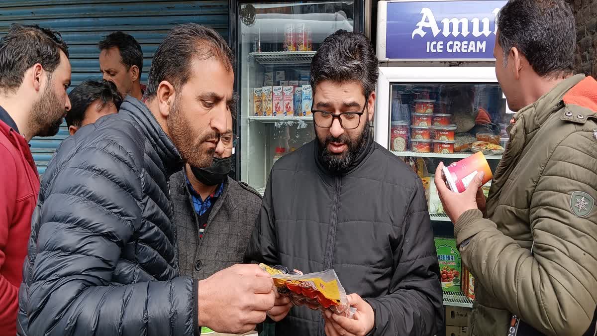 market-checking-drive-held-by-tehsildar-in-pulwama