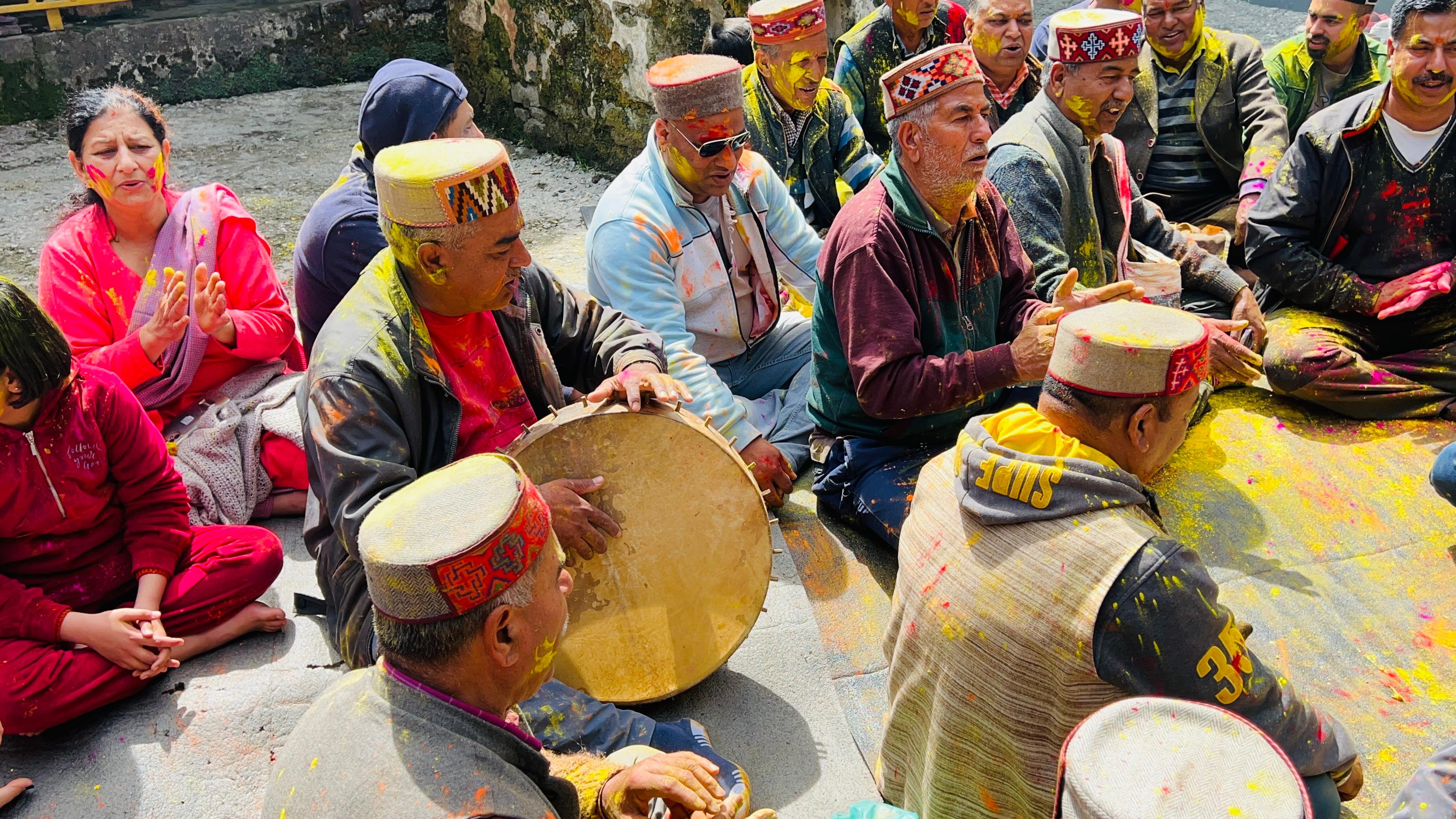 Holi festival begins in Lord Raghunath temple