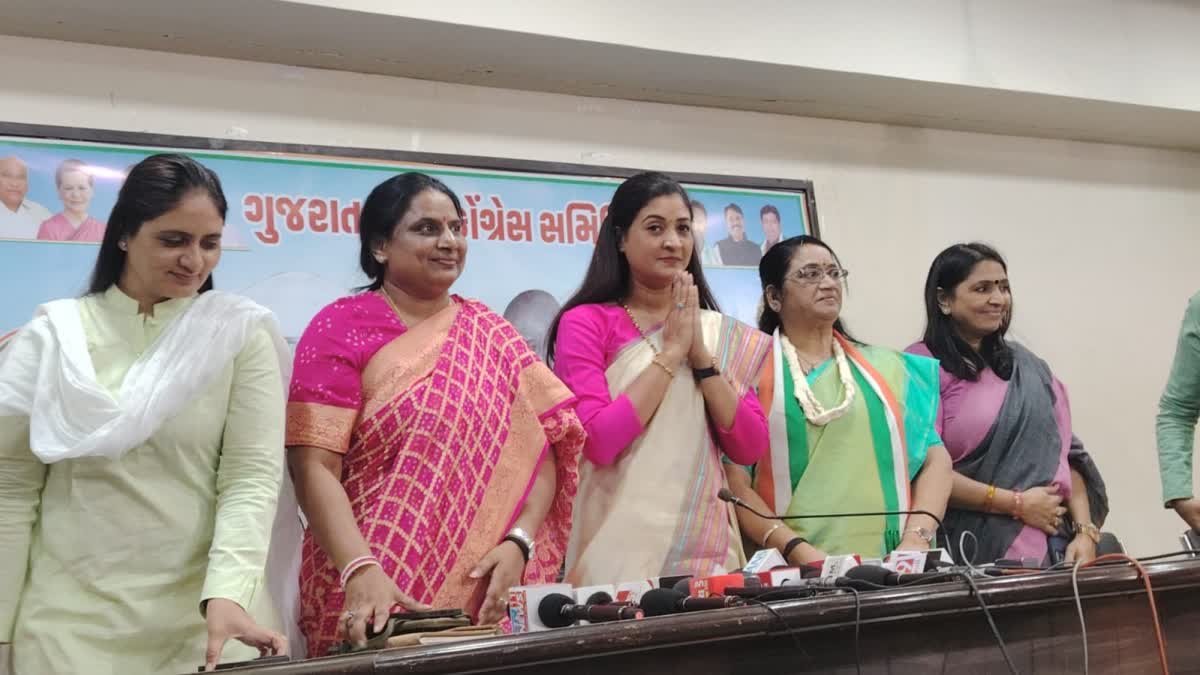 કોંગ્રેસના રાષ્ટ્રીય અધ્યક્ષ અલકા લાંબા ગુજરાતના પ્રવાસે