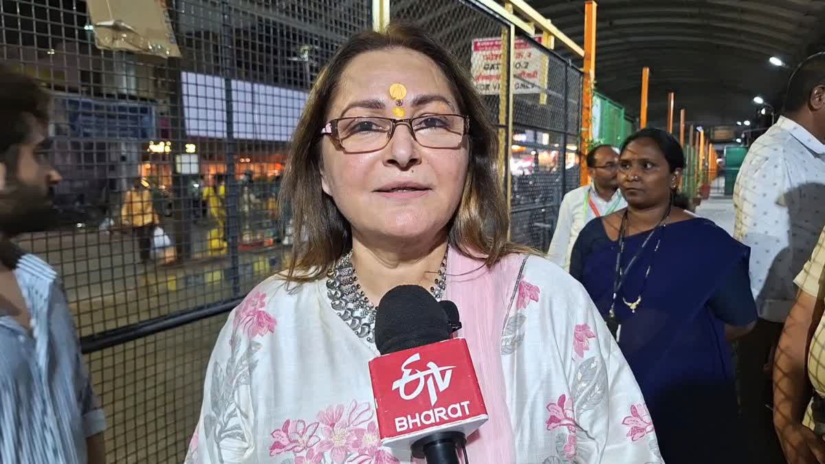 Actress Jaya Prada In Shirdi