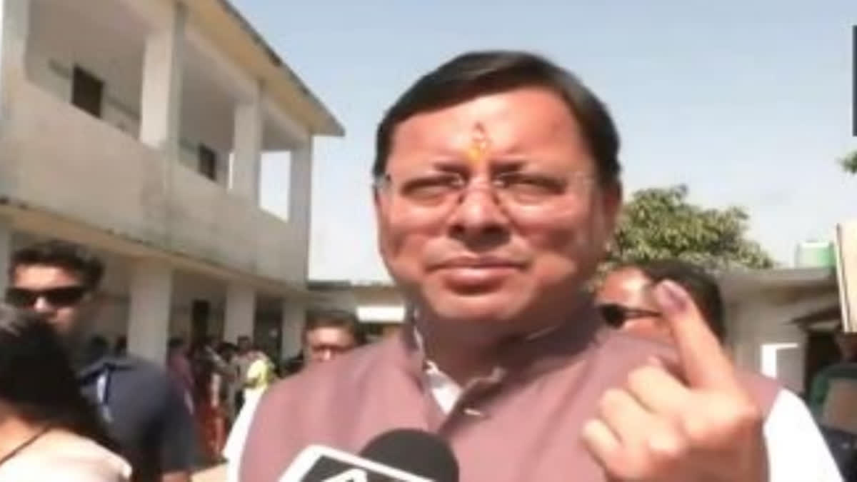 Uttarakhand Chief Minister Pushkar Singh Dhami along with his mother and wife cast their vote at Nagra Terai polling station in Khatima. They also stood in a long queue and waited for their turn. Dhami expressed his happiness after voting and said that there was great enthusiasm among people.