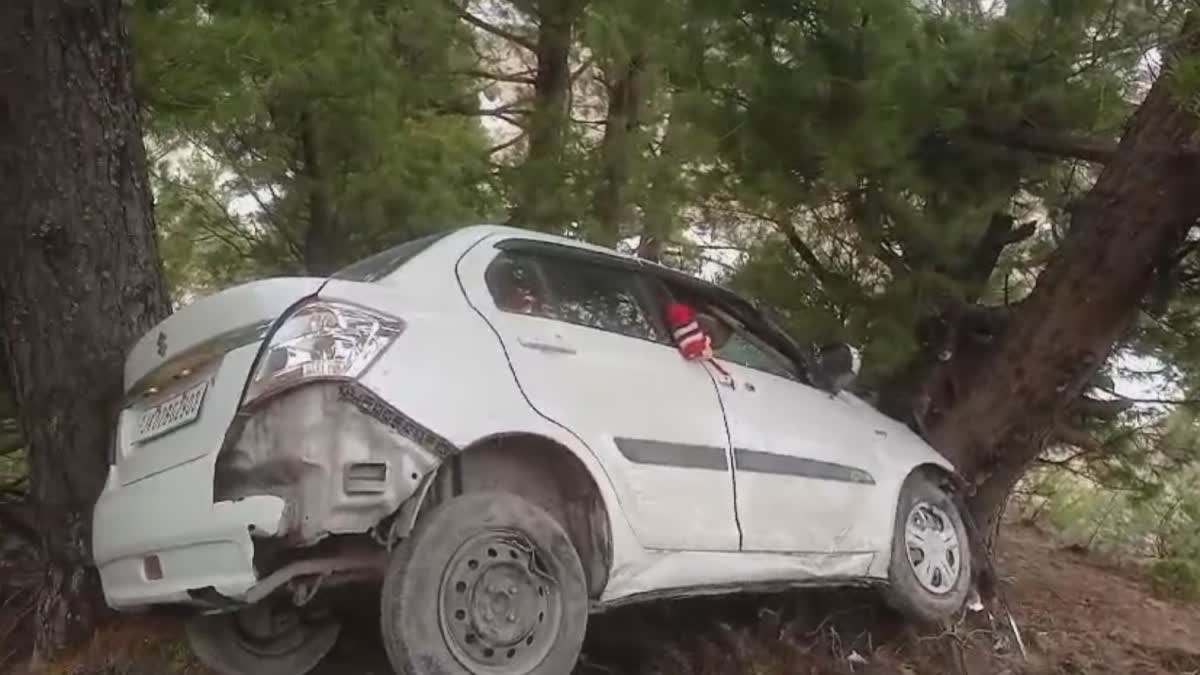 five-injured-as-vehicle-skids-off-road-in-ganderbal-sonmarg