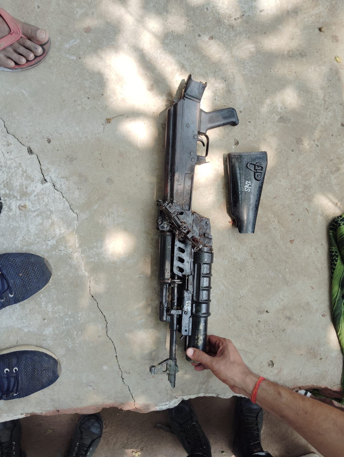 यूबीजीएल ब्लास्ट में हथियार तबाह