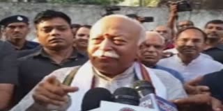 RSS chief Mohan Bhagwat casts vote (photo from video)