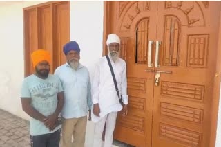 man misbehaves in the Gurdwara gurdwara sangat singh, amritsar