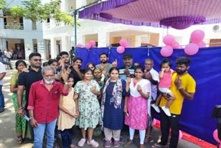twenty-one-persons-belonging-to-same-family-voted-in-chennai-central-constituency