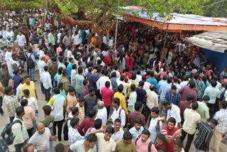 Thousands of devotees reached Balaji temple to take prasad