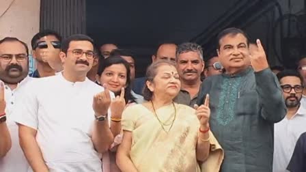 Nitin Gadkari Cast his Vote