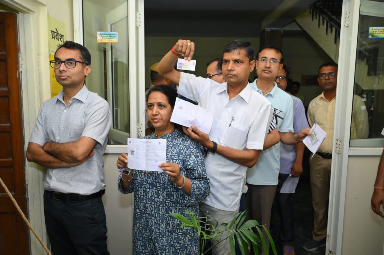 VOTING STARTED IN JAIPUR