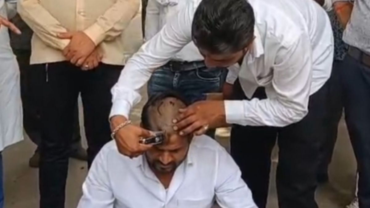 दो और पार्षदों ने कराया मुंडन.