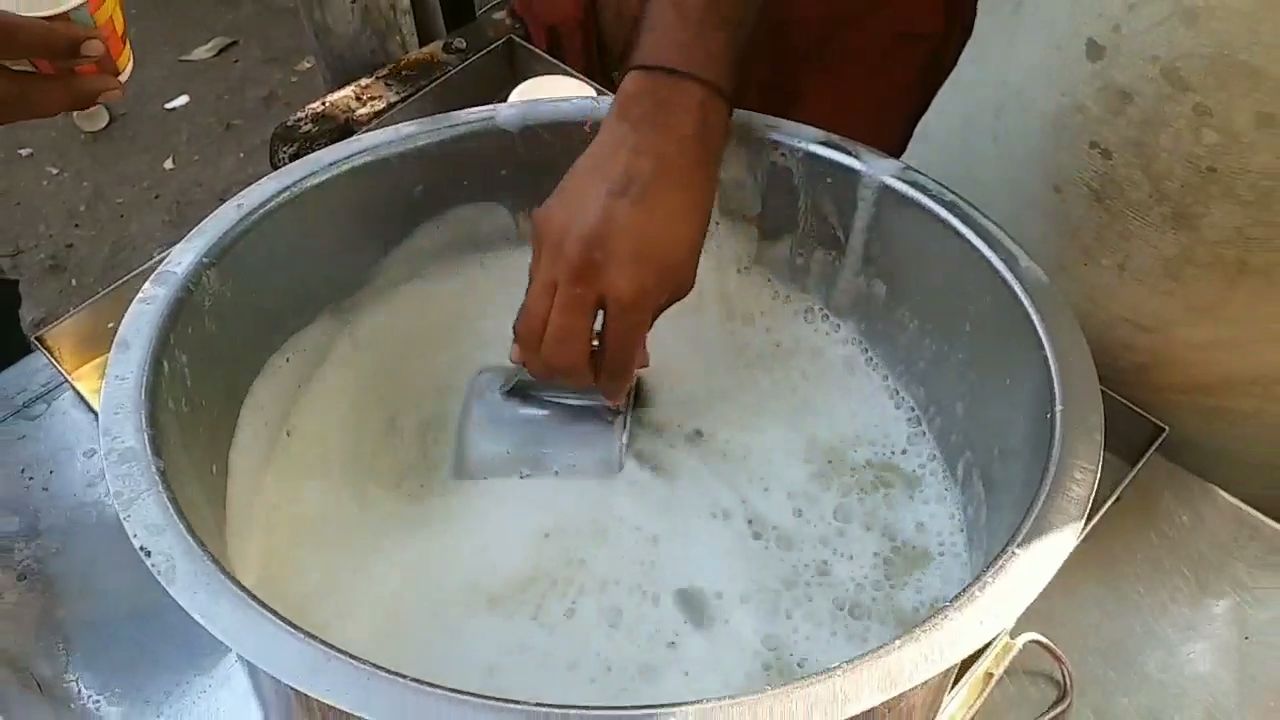 આકરી ગરમીથી રાહત આપતો શેરડીનો રસ