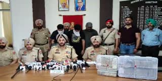 1 CONSTABLE AND 2 PERSONS ARRESTED