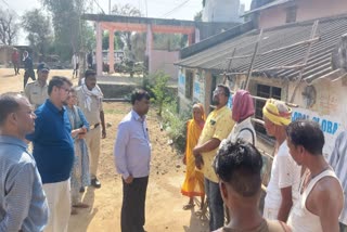 BETUL COLLECTOR HELPED OLD WOMEN