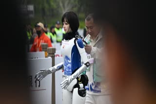 HUMANOID ROBOTS  CHINA IN AI TECHNOLOGY  HUMANOID ROBOTS RACE  HUMANOID ROBOT MARATHON IN CHINA