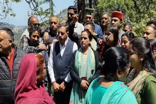 ठेका खोलने का लोगों ने किया विरोध