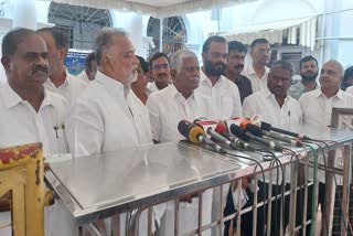 செய்தியாளர்களை சந்தித்த கல் குவாரி, கிரஷர் மற்றும் லாரி உரிமையாளர்கள் சங்க நிர்வாகிகள்