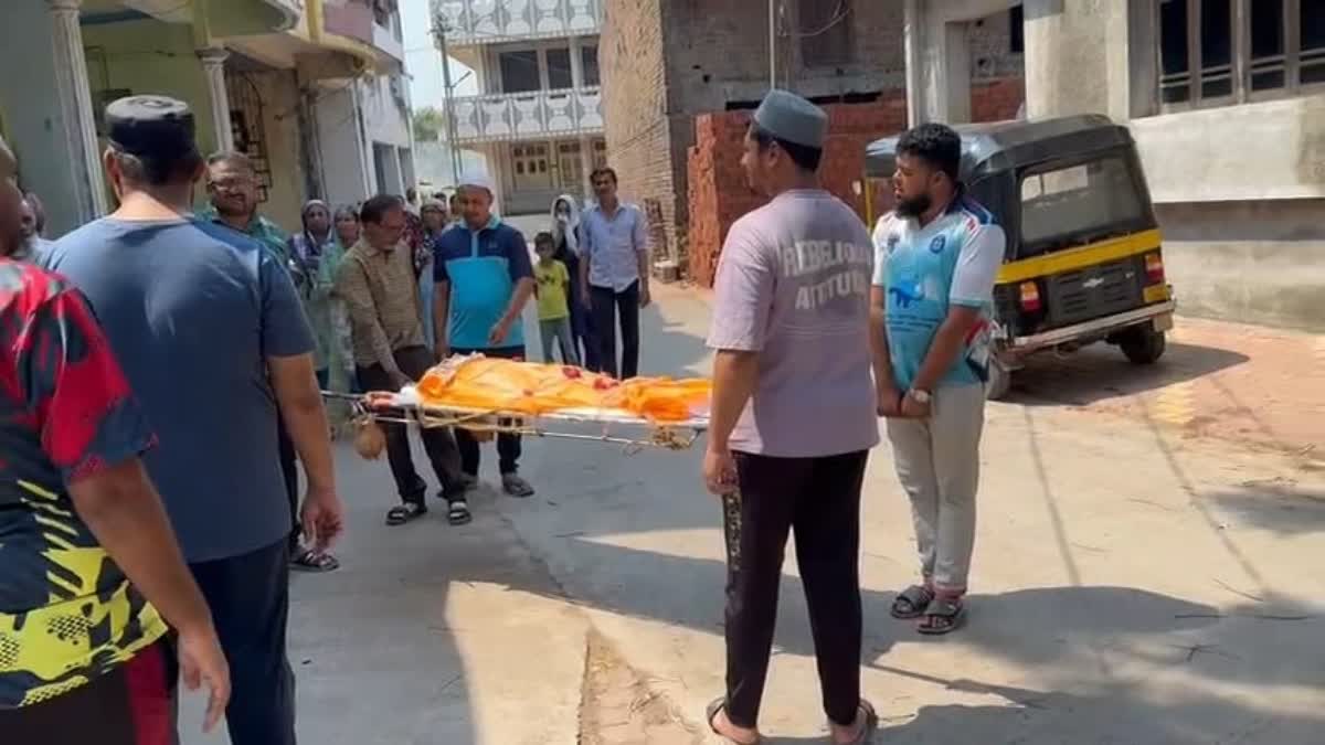 Muslims Perform Last Rites of Hindu Woman in Surat