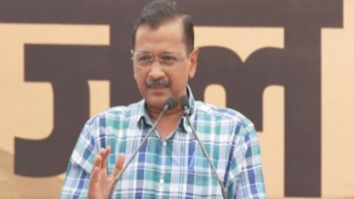 केजरीवालांना भाजपा मुख्यालयाबाहेर आंदोलन करण्यास पोलिसांनी नाकारलं; आम्हाला अटक कराल आमच्या विचारांना अटक कशी करणार? केजरीवालांची टीका