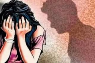 Mumbai Crime News man arrested for allegedly raping 24 year old woman in worli on pretext of offering her job