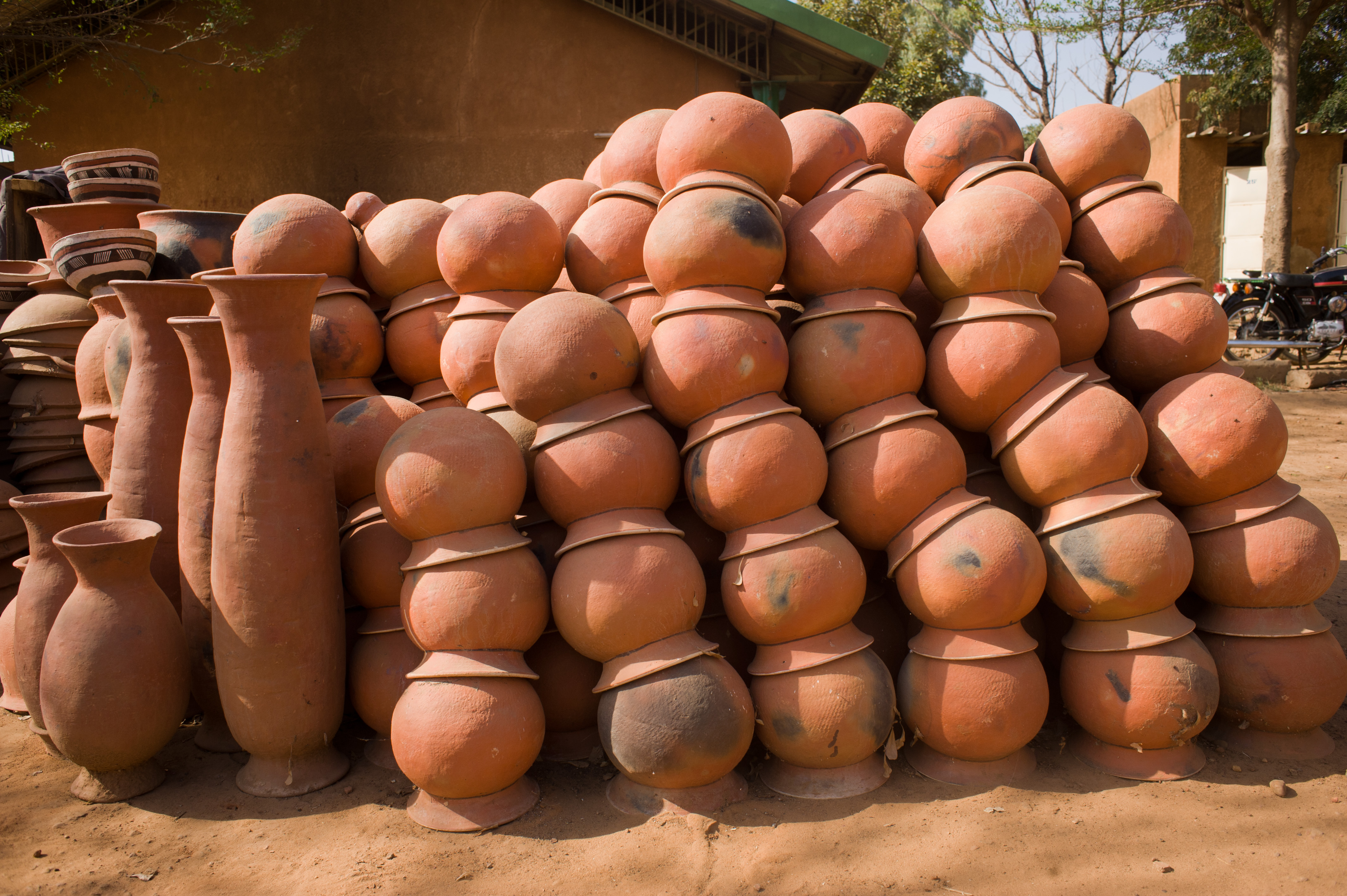 TIPS FOR CLEANING CLAY POTS BENEFITS OF DRINKING POT WATER CLEANING TIPS ಮಣ್ಣಿನ ಮಡಕೆ