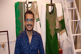 Sand-Painted Designs: How Odisha Artist NNila Madhav Saahoo  Weaves Intricate Sandwork On Fabric