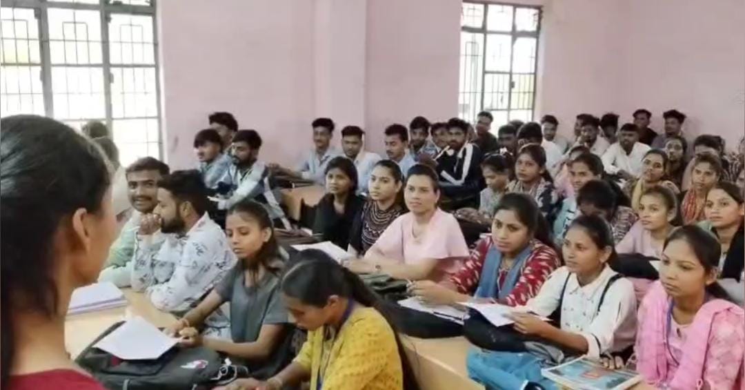Barwani govt college shortage staff
