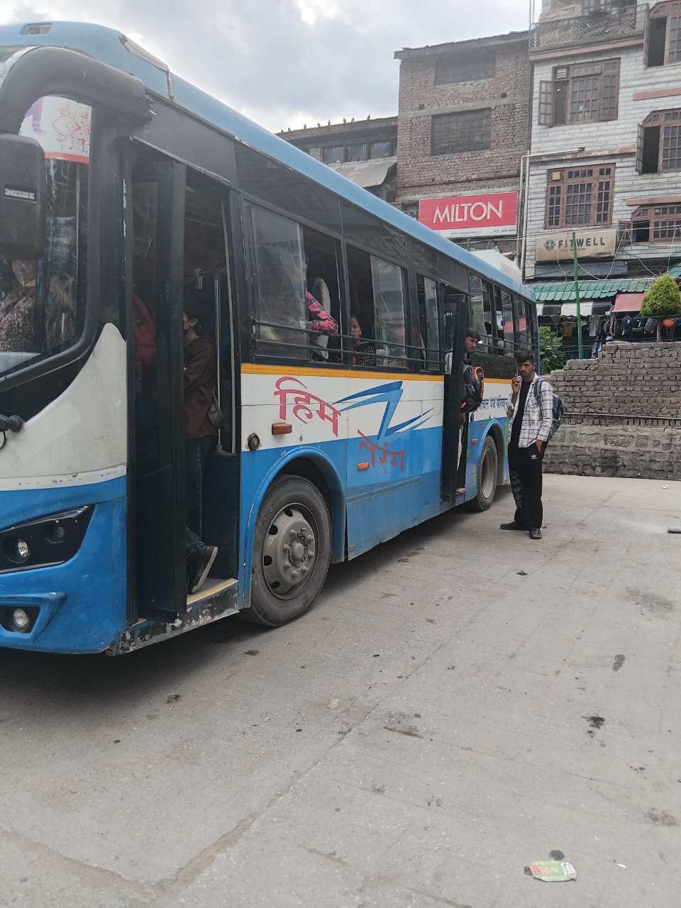 HRTC बस में कीजिए मनाली से रोहतांग दर्रे तक का सफर