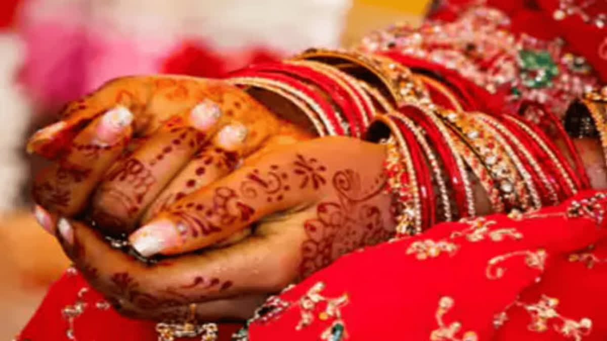 In dramatic incident, police drags away bride minutes before wedding in Kerala