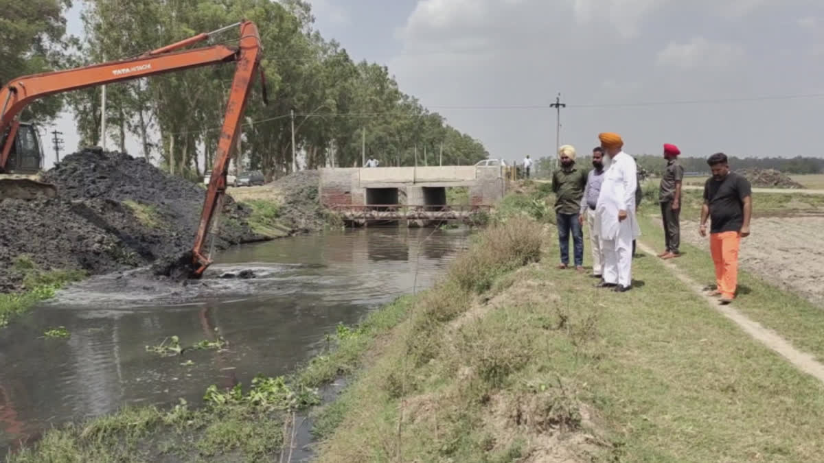 In Faridkot, the AAP MLA assured the farmers of cleaning the drains before the rains