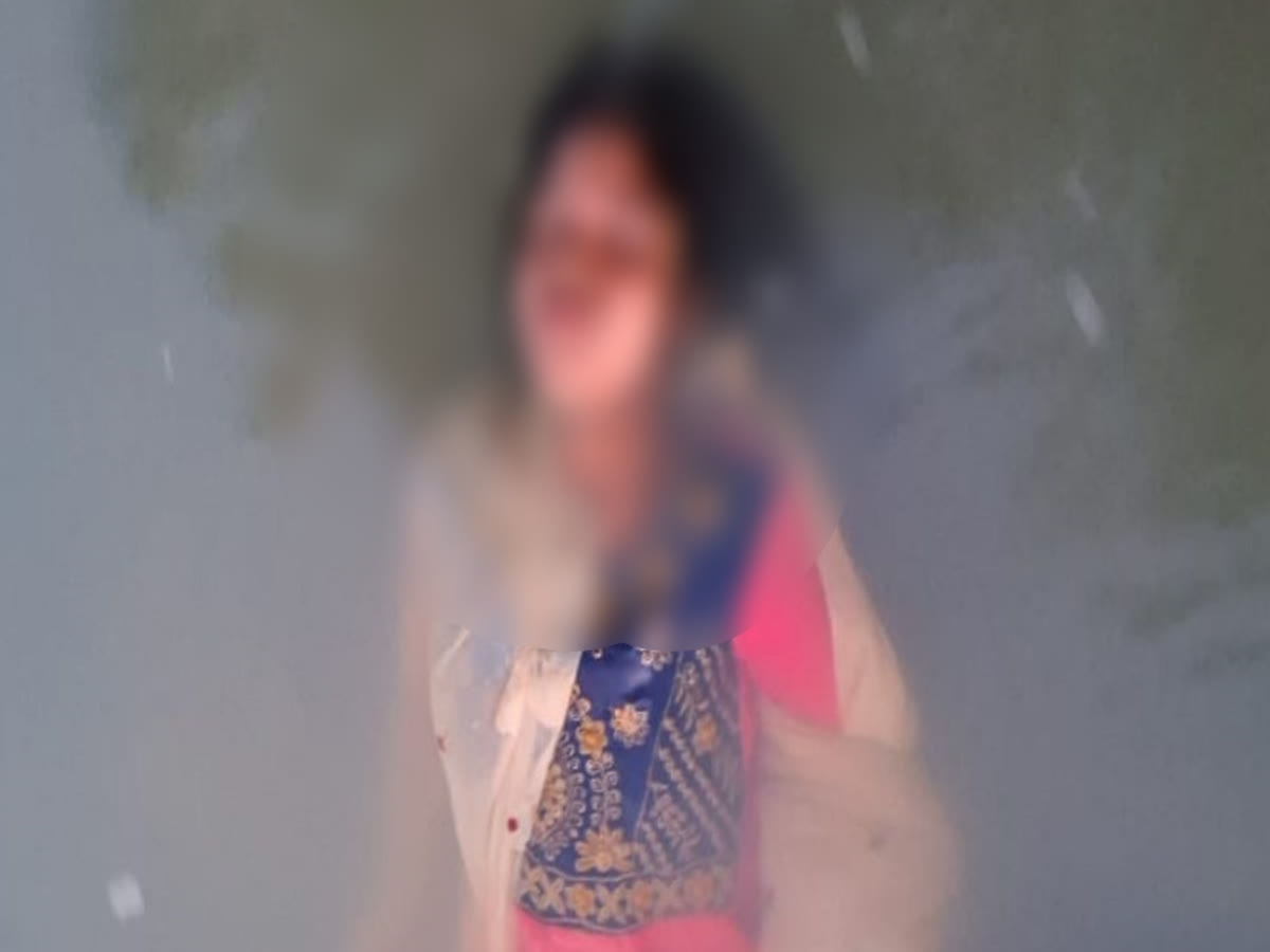 Dead' girl on way to post-mortem springs to life in UP's Mirzapur,  dead-girl-on-way-for-post-mortem-gains-consciousness-in-hospital-in-mirzapur