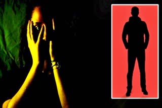 Boxing student alleges molestation by coach  Uttara Pradesh Boxing student  Wrestlers protest  ಕೋಚ್​ ವಿರುದ್ಧ ದೂರು ದಾಖಲಿಸಿದ ವಿದ್ಯಾರ್ಥಿನಿ  ವ್ರೆಸ್ಲಿಂಗ್ ಅಸೋಸಿಯೇಷನ್ ​​ಅಧ್ಯಕ್ಷ ಬ್ರಿಜ್ ಭೂಷಣ್  ಲೈಂಗಿಕ ಕಿರುಕುಳದ ಆರೋಪ  ಬಾಕ್ಸಿಂಗ್ ಕೋಚ್​ವೊಬ್ಬರ ಮೇಲೆ ಕಿರುಕುಳ  ಕೋಚ್​ವೊಬ್ಬರ ವಿರುದ್ಧ ಕಿರುಕುಳ ಮತ್ತು ಬೆದರಿಕೆ  ಕಾನ್ಪುರದಲ್ಲಿ ಬಾಕ್ಸಿಂಗ್ ಕಲಿಯುತ್ತಿರುವ ಬಾಲಕಿ  ಕೋಚ್ ತನ್ನ ಮೇಲೆ ದೌರ್ಜನ್ಯ ಎಸಗಿದ್ದಾನೆ ಎಂದು ಆರೋಪ  ಕಿರುಕುಳ ಮತ್ತು ಬೆದರಿಕೆ ಆರೋಪದ ಮೇಲೆ ದೂರು