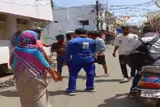 young man attacked girl with knife in seoni