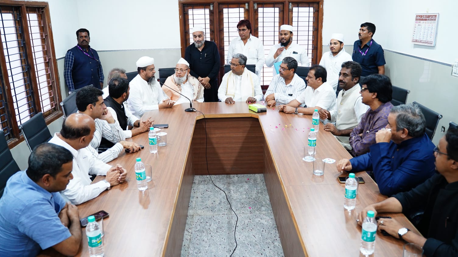 cm siddaramaiah meets religious leaders