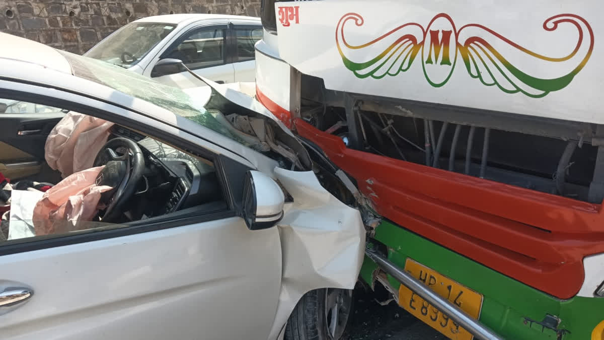 Road accident on NH 5