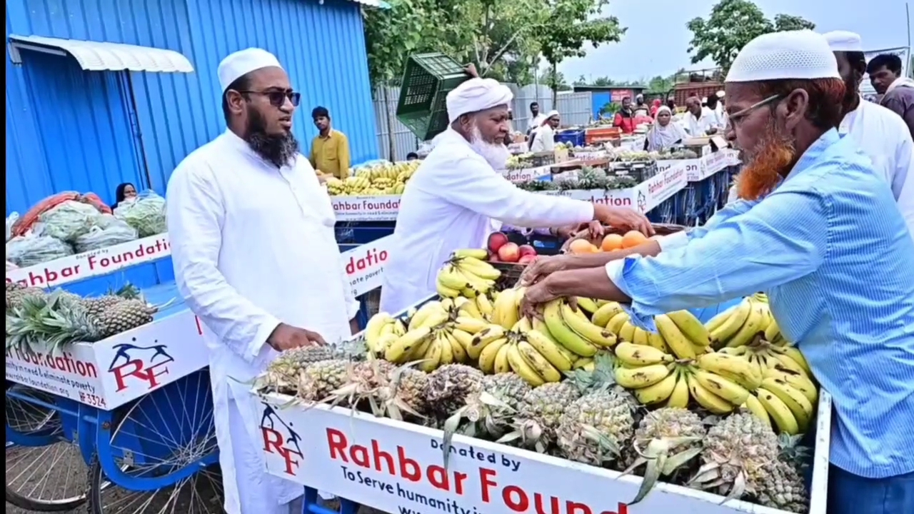 100 handcart vehicles distributed by Safa Baitul Maal Branch Gulbarga and Rehbar Foundation