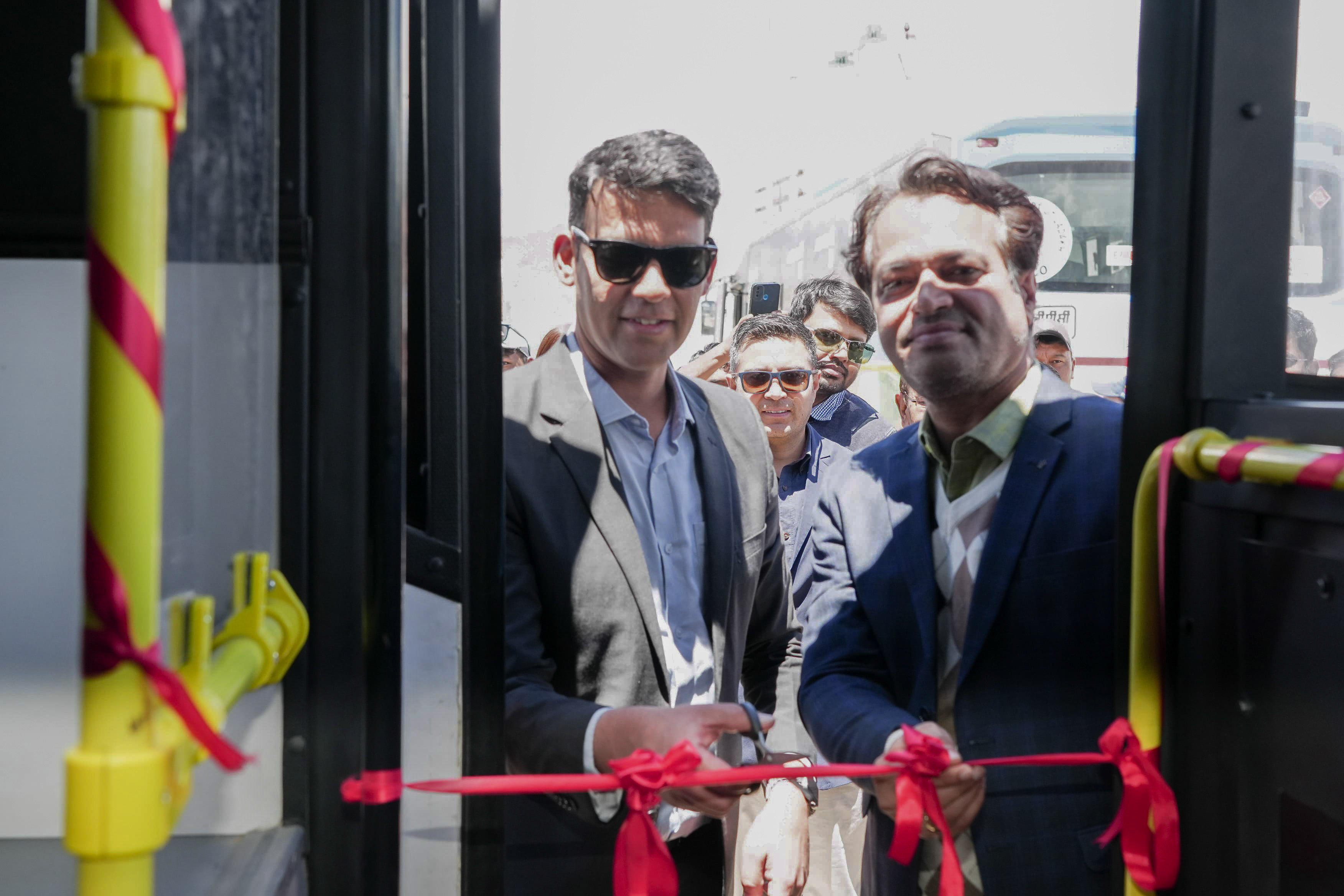 NTPC Hands Over Five Hydrogen Fuel Cell Buses To SIDCO At Green Hydrogen Mobility Station In Leh