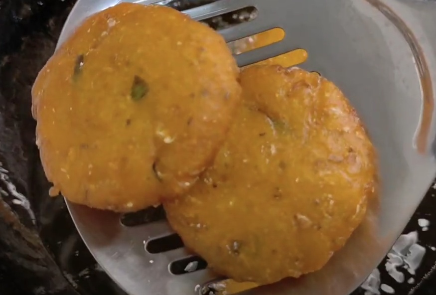 SPICY RADISH KACHORI RECIPE  RADISH KACHORI  KACHORI RECIPE  ಮೂಲಂಗಿ ಕಚೋರಿ