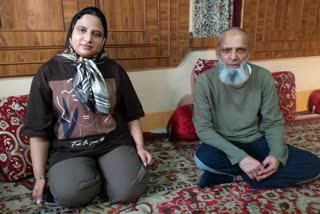 ایران سے کشمیر اپنے گھر پہنچنے والی طالبہ