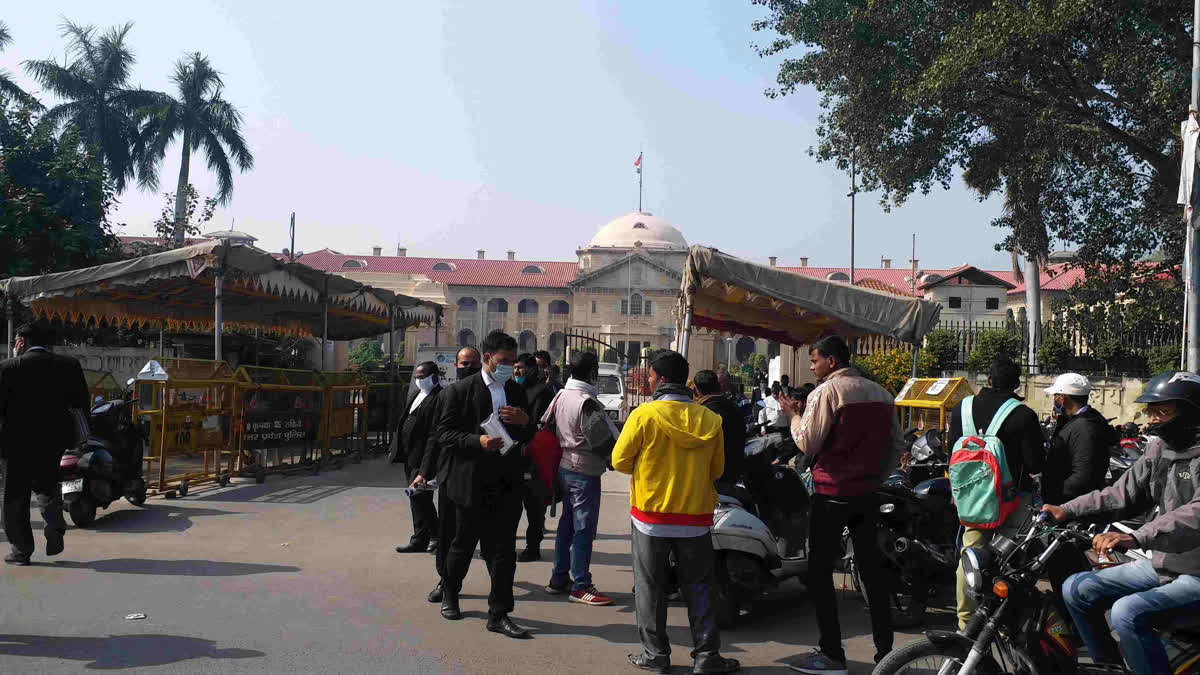 Angry High Court judge sent notice to Railways for not getting breakfast and facilities