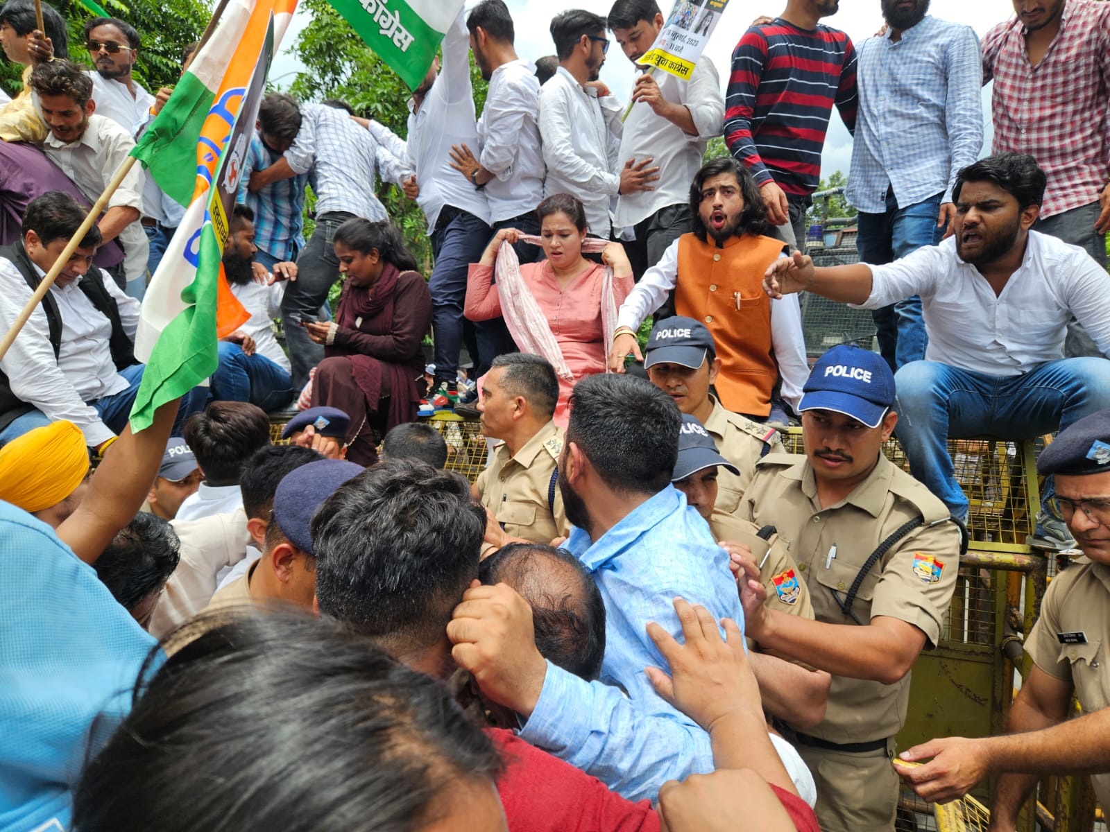 Congressman March to Secretariat in Dehradun