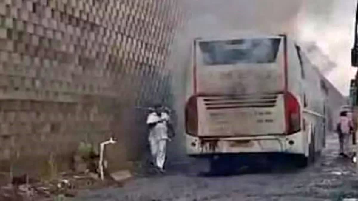 Dakshina Kannada  KSRTC bus caught fire  Locals put out the fire  KSRTC bus