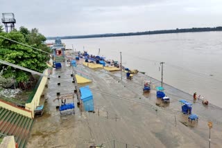 Godavari River Water Level Increases Due to Heavy Rains