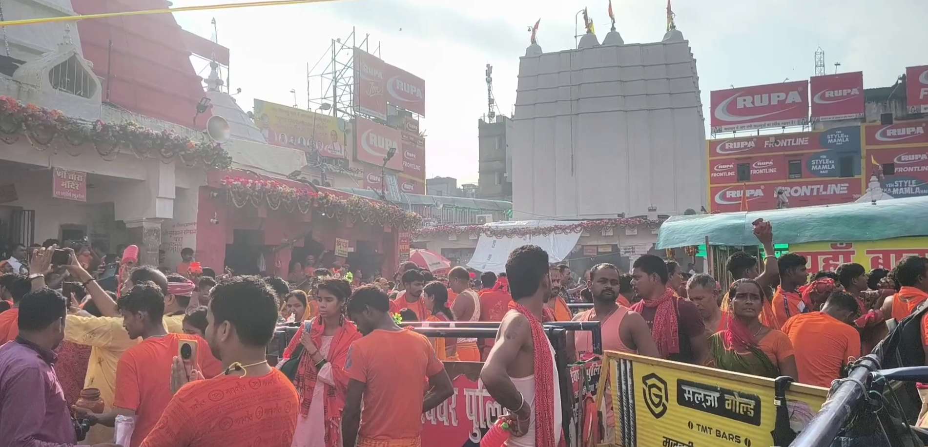 more-than-1-lakh-kanwariyas-performed-jal-abhishek-at-baba-dham-in-deoghar-on-saturday