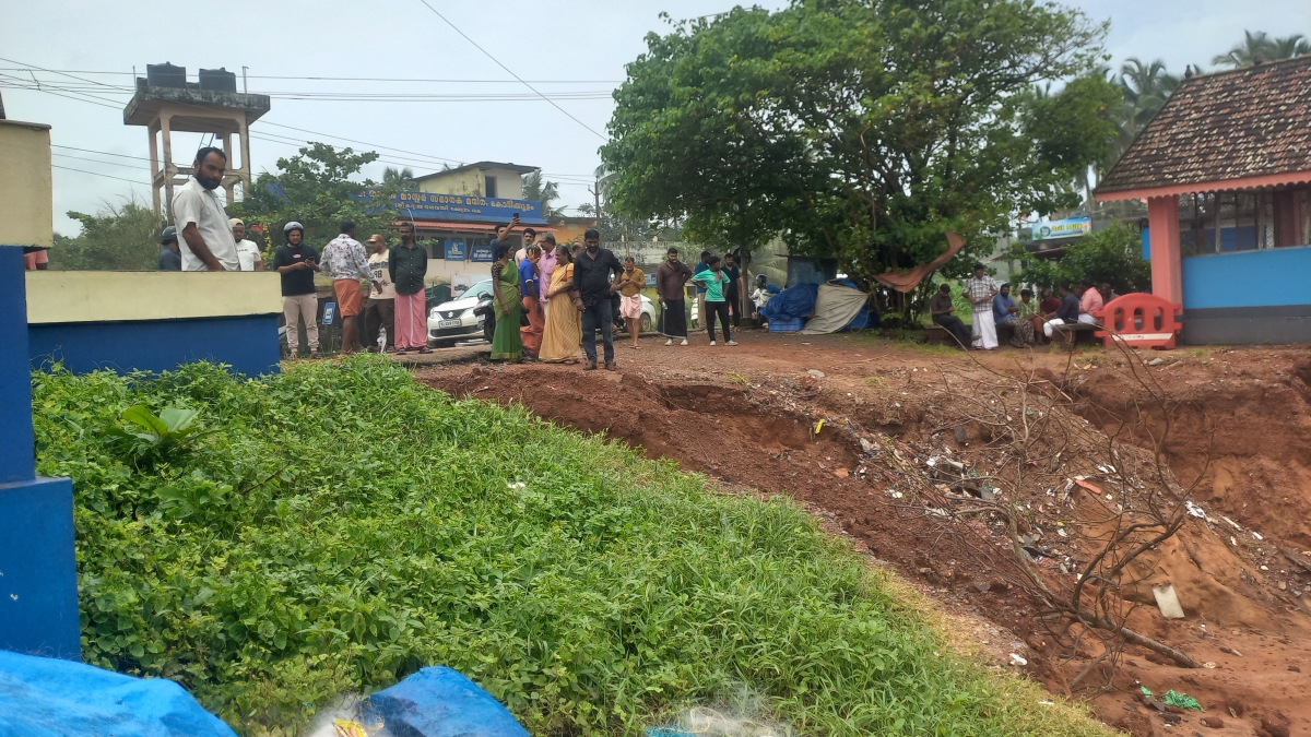 COASTAL EROSION SEA EROSION KASARAGOD Kanhangad Kasaragod Road KASARAGOD COASTAL PROTEST