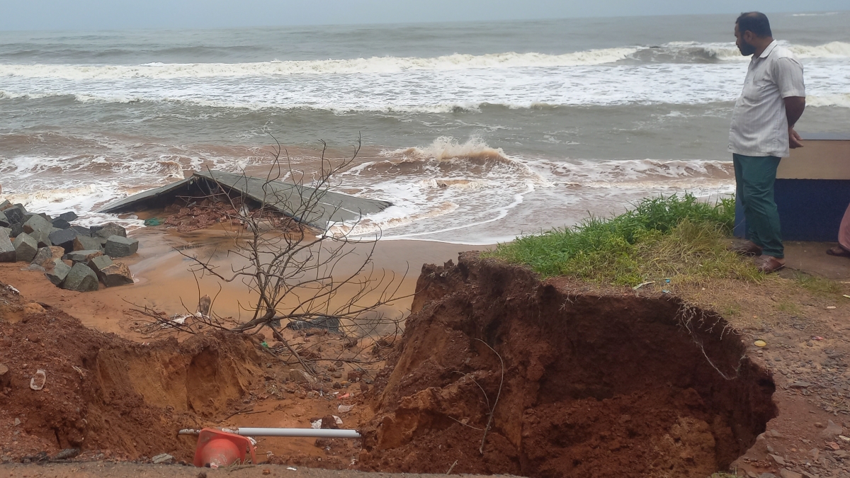 COASTAL EROSION SEA EROSION KASARAGOD Kanhangad Kasaragod Road KASARAGOD COASTAL PROTEST