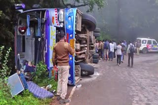 several-injured-in-tourist-bus-accident-at-chikkamagaluru