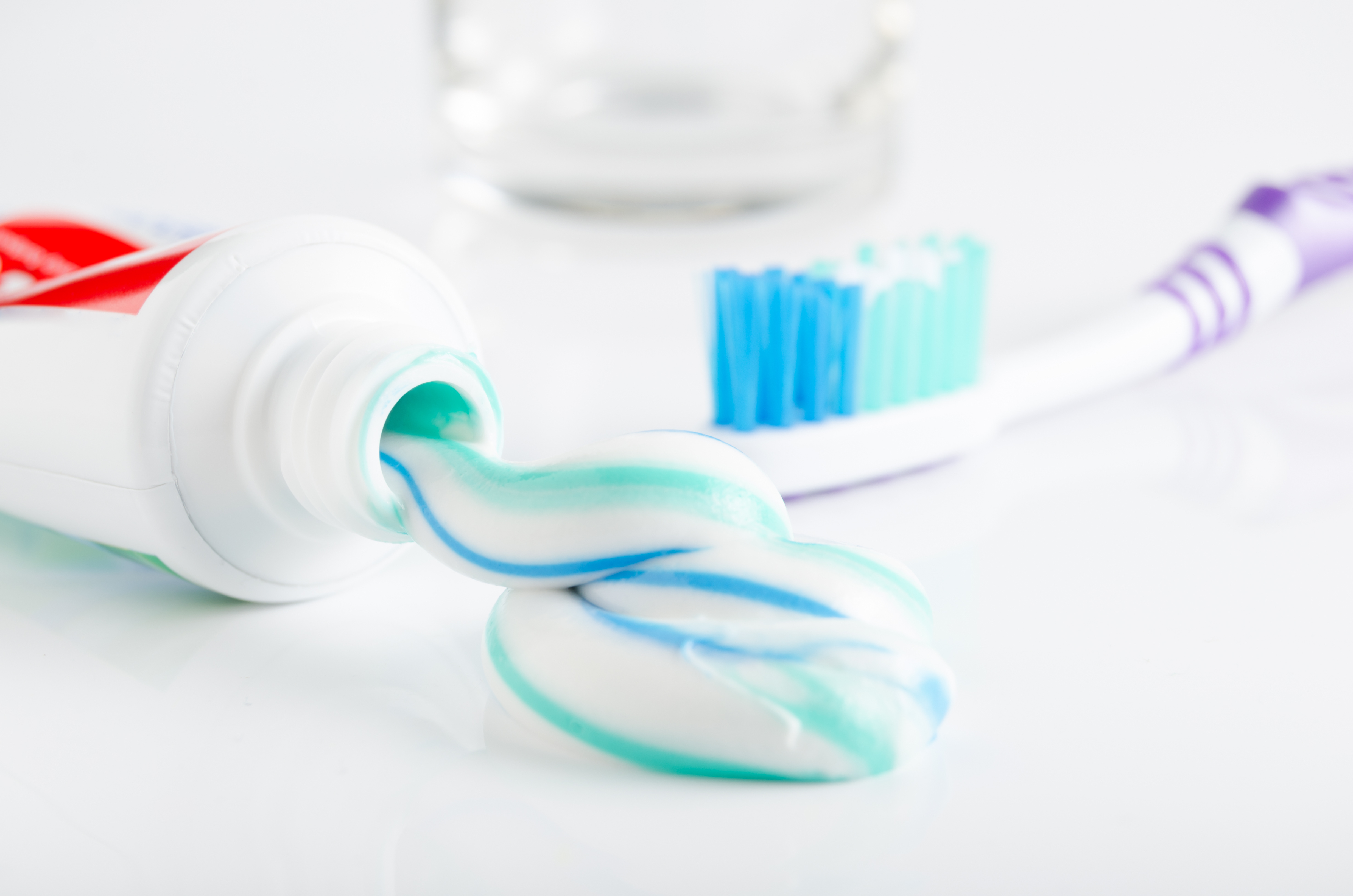 Do you use non veg toothpaste every morning? TOOTHPASTE VEG OR NON VEG Know with these easy tips! Urdu News