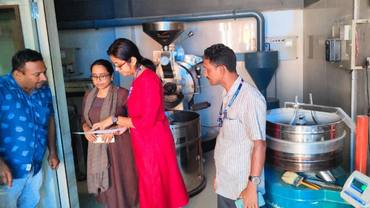 Inspection in rice flour manufacturing units  kerala food and safety squad  kerala food and safety squad raid in food unit  rice flour manufacturing units checking  rice flour manufacturing unit raid  food and safety raid in rice flour manufacturing  അരിപ്പൊടി നിര്‍മ്മാണ യൂണിറ്റുകളില്‍ പരിശോധന  അരിപ്പൊടി നിര്‍മ്മാണ യൂണിറ്റുകളില്‍ റെയ്‌ഡ്  അരിപ്പൊടി നിര്‍മ്മാണ യൂണിറ്റുകളിൽ പരിശോധന  അരിപ്പൊടി നിര്‍മ്മാണ യൂണിറ്റ് റെയ്‌ഡ്  ഭക്ഷ്യസുരക്ഷ വകുപ്പ്  Rice flour manufacturing units  food and safety  ഭക്ഷ്യ സുരക്ഷ വകുപ്പ് പരിശോധന  മിന്നൽ പരിശോധന ഭക്ഷ്യ സുരക്ഷ  ഭക്ഷ്യസുരക്ഷ വകുപ്പിന്‍റെ മിന്നൽ പരിശോധന  ഭക്ഷ്യസുരക്ഷ