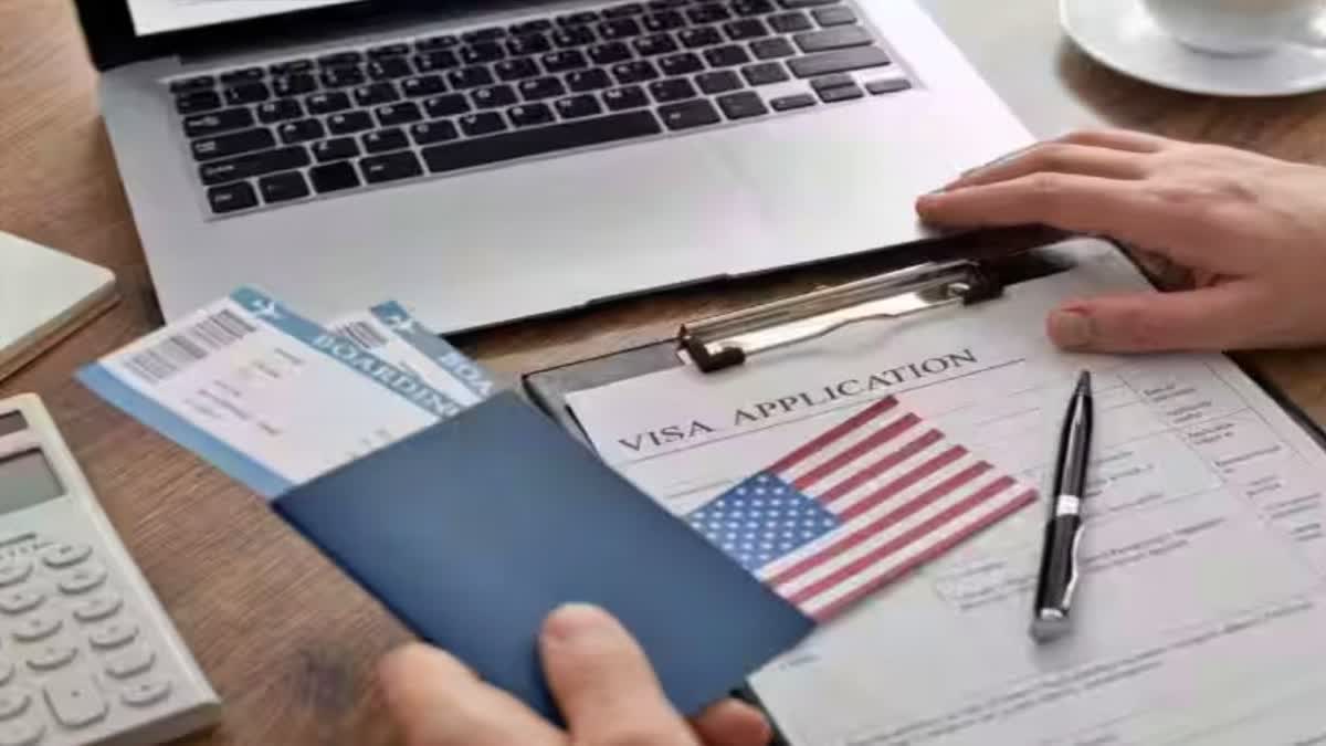 Why US sent back Indian students  how to go America as a student  US sending back Indian students  How to be a student in America  important documents for studying in US  documents for studying in US  F 1 Visa  Social media posts  US Consulate  GRE  TOEFL  port of entry  Fake certificates  US Visa  ഇന്ത്യന്‍ വിദ്യാര്‍ഥികളെ യുഎസ് മടക്കി അയയ്‌ക്കു  എഫ്‌ 1 വിസ  boarding pass  പാര്‍ട്‌ടൈം ജോലികള്‍  ഇമിഗ്രേഷന്‍ ഉദ്യോഗസ്ഥര്‍  അമേരിക്കയില്‍ വിദ്യാര്‍ഥികായാന്‍ ചെയ്യേണ്ടത്  അമേരിക്കില്‍ പോകാന്‍ വേണ്ട രേഖ  അമേരിക്കയില്‍ പഠിക്കാന്‍ എന്തു ചെയ്യണം