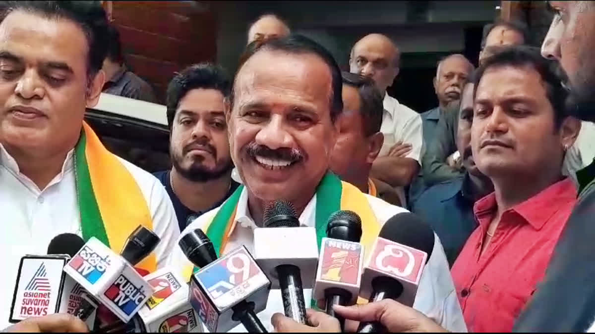 outraged against the Congress government  Sadananda Gowda was outraged against the Congress  MP DV Sadananda Gowda  ಡಿಸಿಎಂ ಡಿಕೆ ಶಿವಕುಮಾರ್  ಸಮುದ್ರದ ಮೇಲೆ ಕಲ್ಲೆಸೆಯುವ ಕೆಲಸ  ಸಂಸದ ಡಿವಿ ಸದಾನಂದಗೌಡ